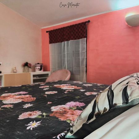 萨尔扎纳 马列塔旅馆酒店 外观 照片