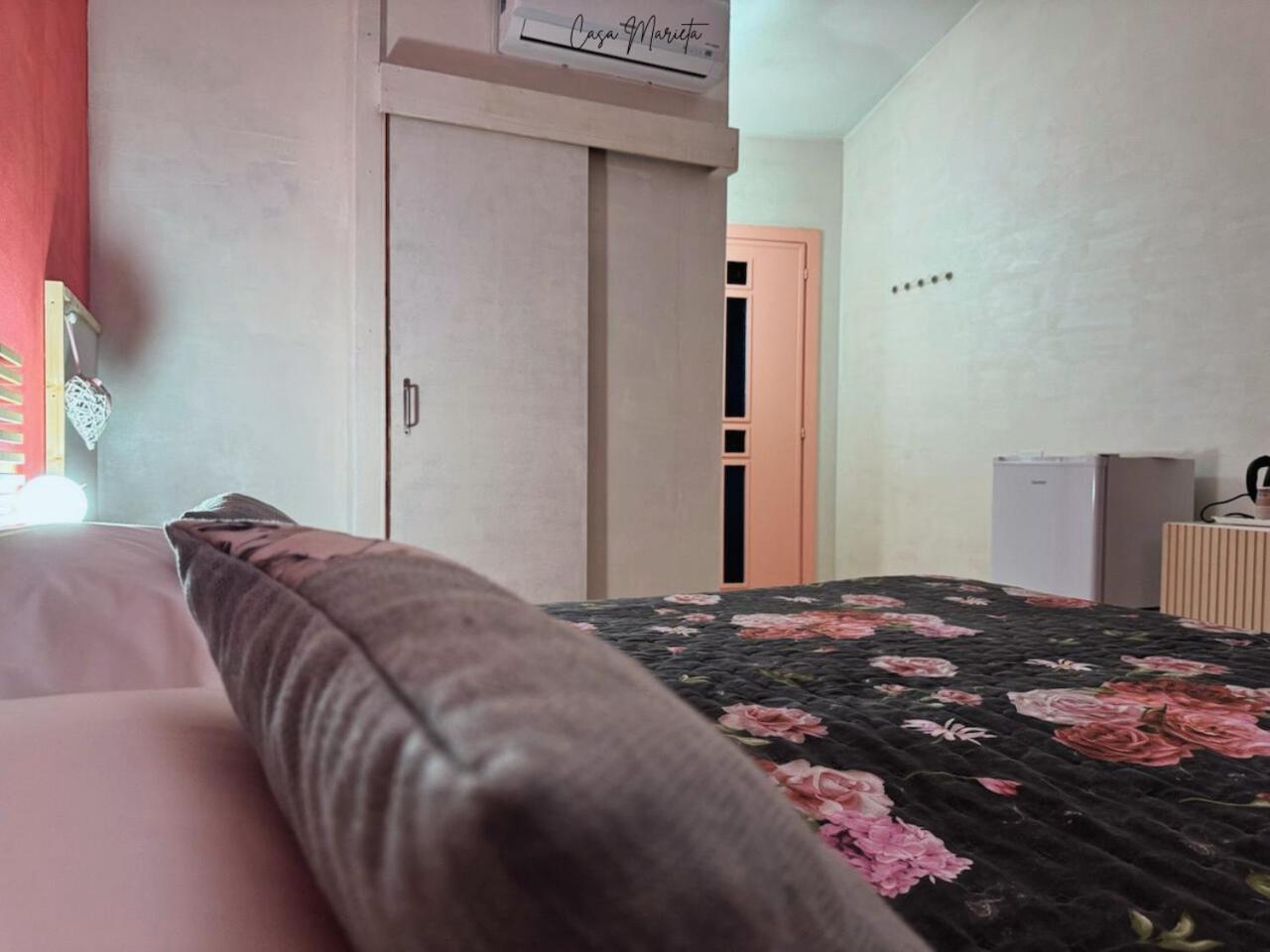 萨尔扎纳 马列塔旅馆酒店 外观 照片