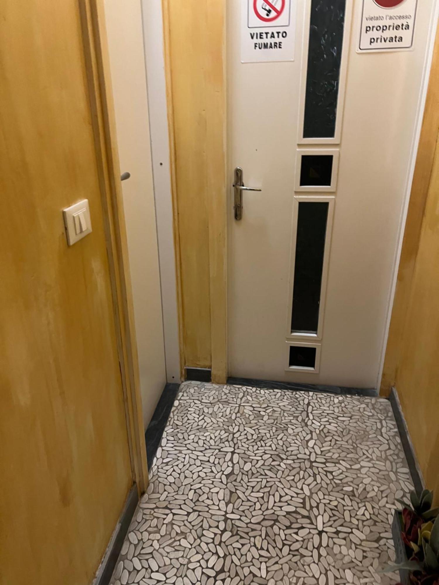 萨尔扎纳 马列塔旅馆酒店 外观 照片